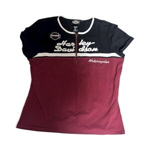 Vintage Harley-Davidson Tee
Size XL
Burgundy and black zip-front style